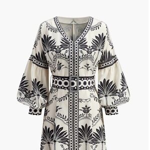 Commense Black and White Botanical Long Sleeve Dress